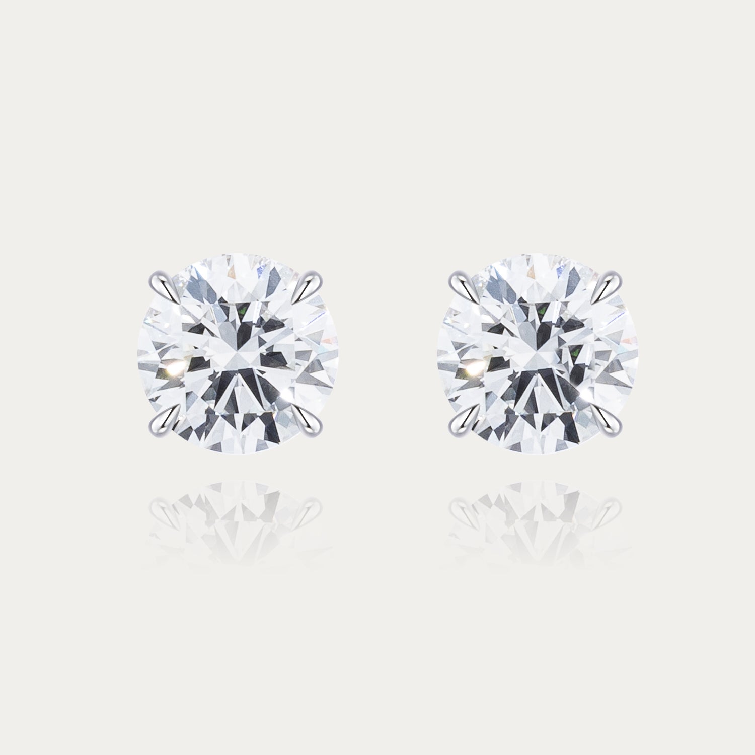 Soi Solitaire White Diamond Earrings