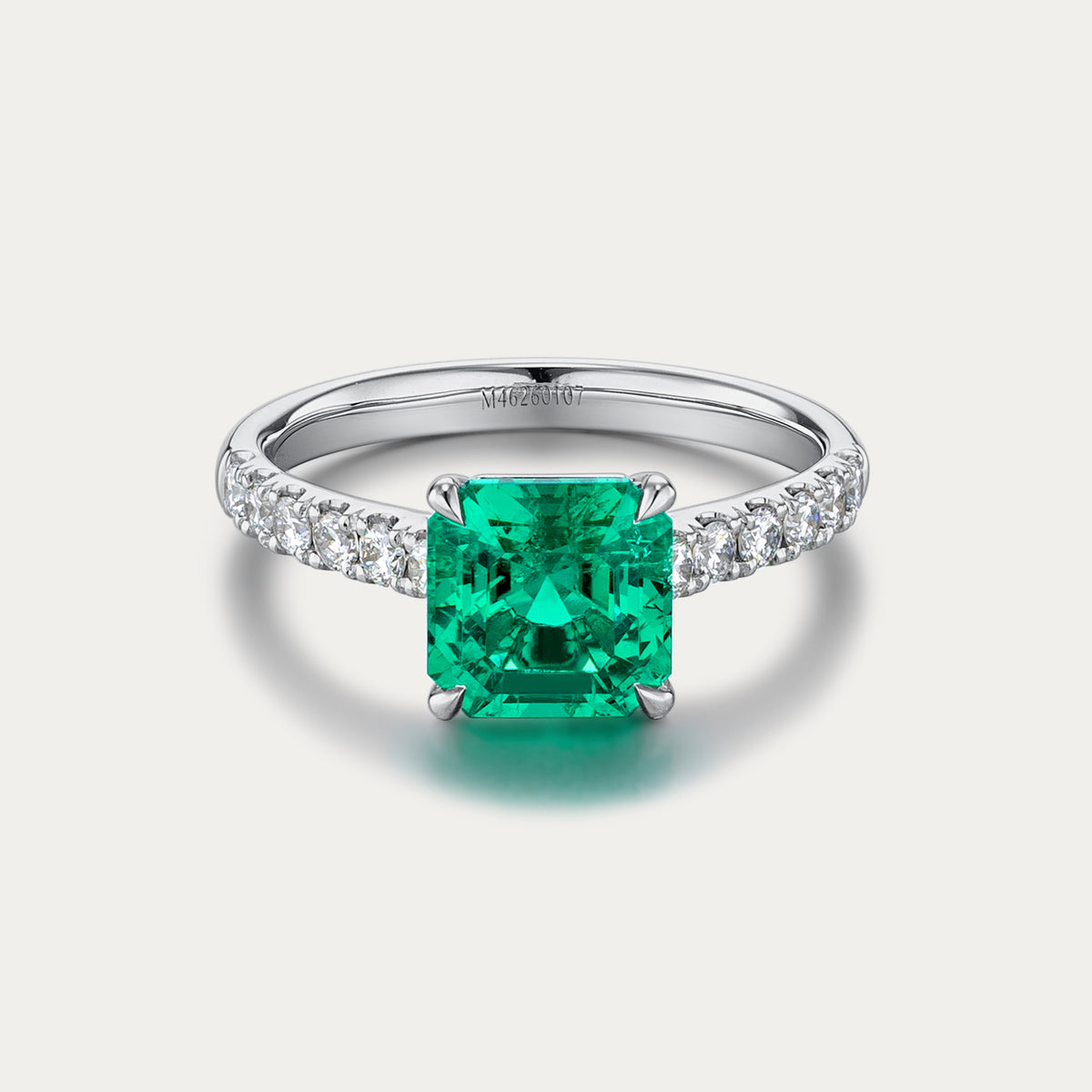 Soi Éternel Square Emerald Ring