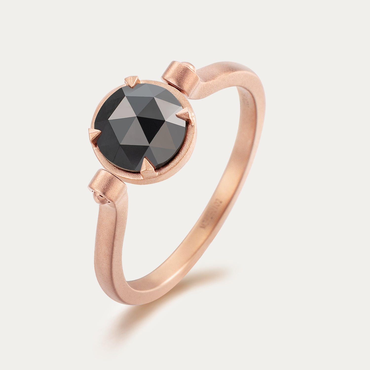 MIRA NOIR PURE HEART Ring