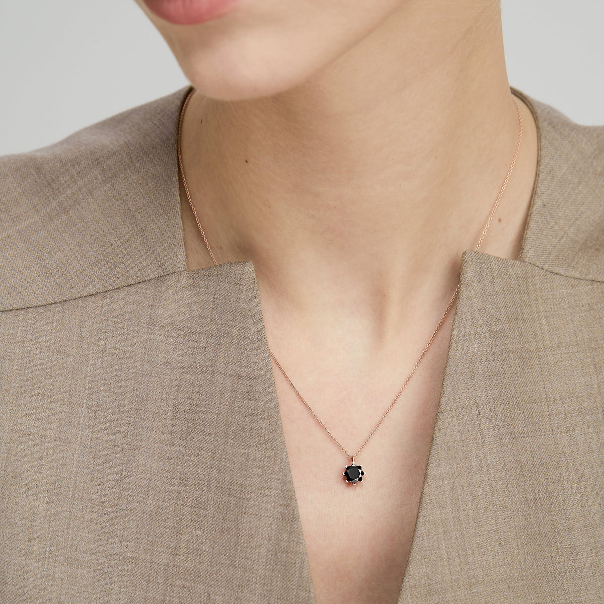 The MIRA Pendant Black Diamond