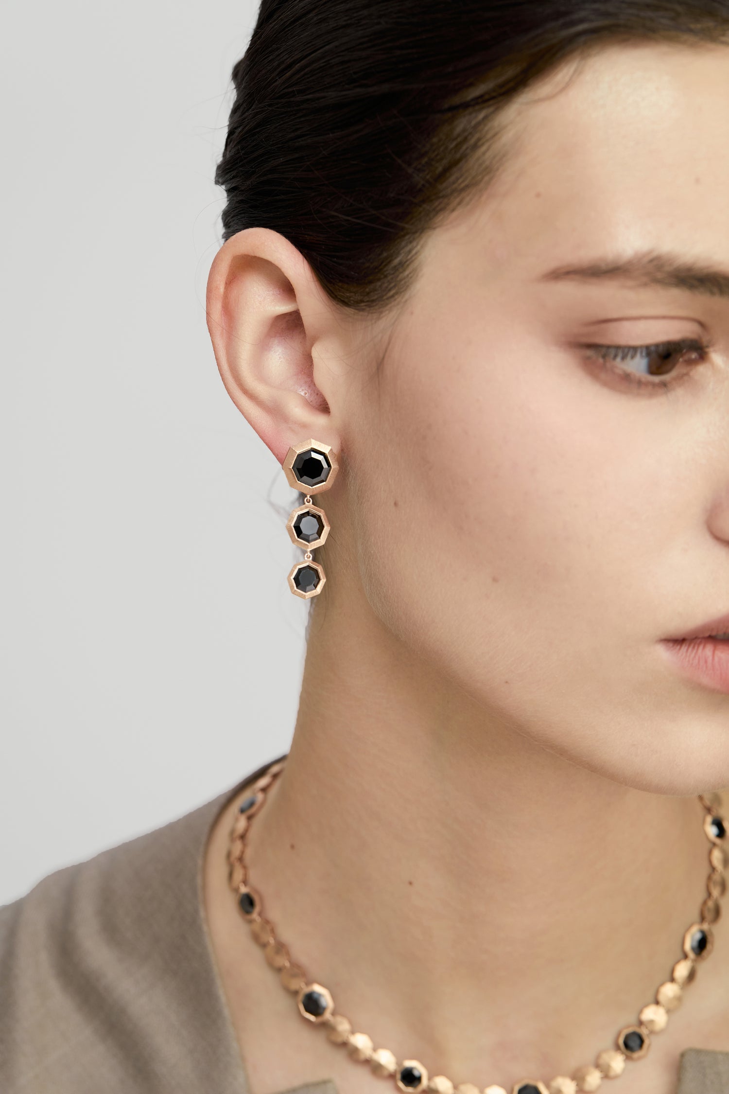 MIRA NOIR PREMIUM BLACK MIRROR Earings