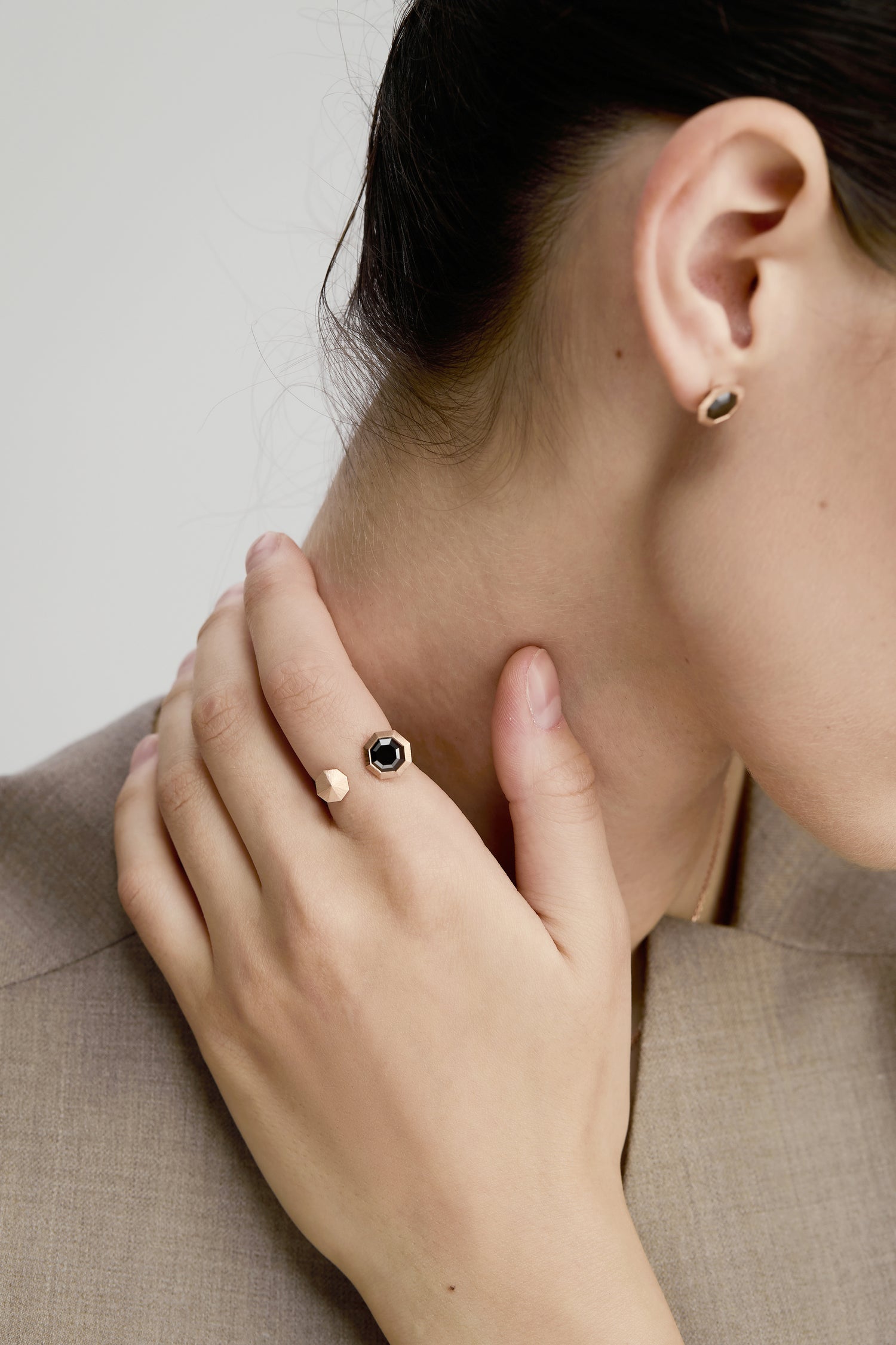 MIRA NOIR BLACK MIRROR Ring
