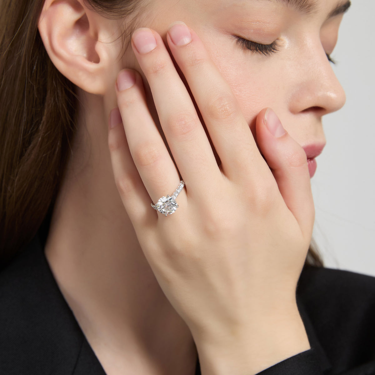 Soi Éternel Starry Round Brilliant Diamond Ring