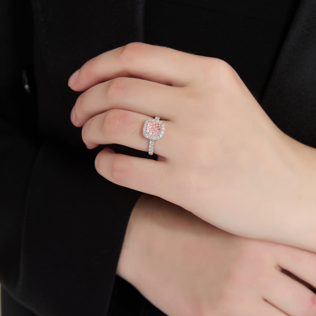 Soi Halo Square Cushion-Cut Pink Diamond Ring
