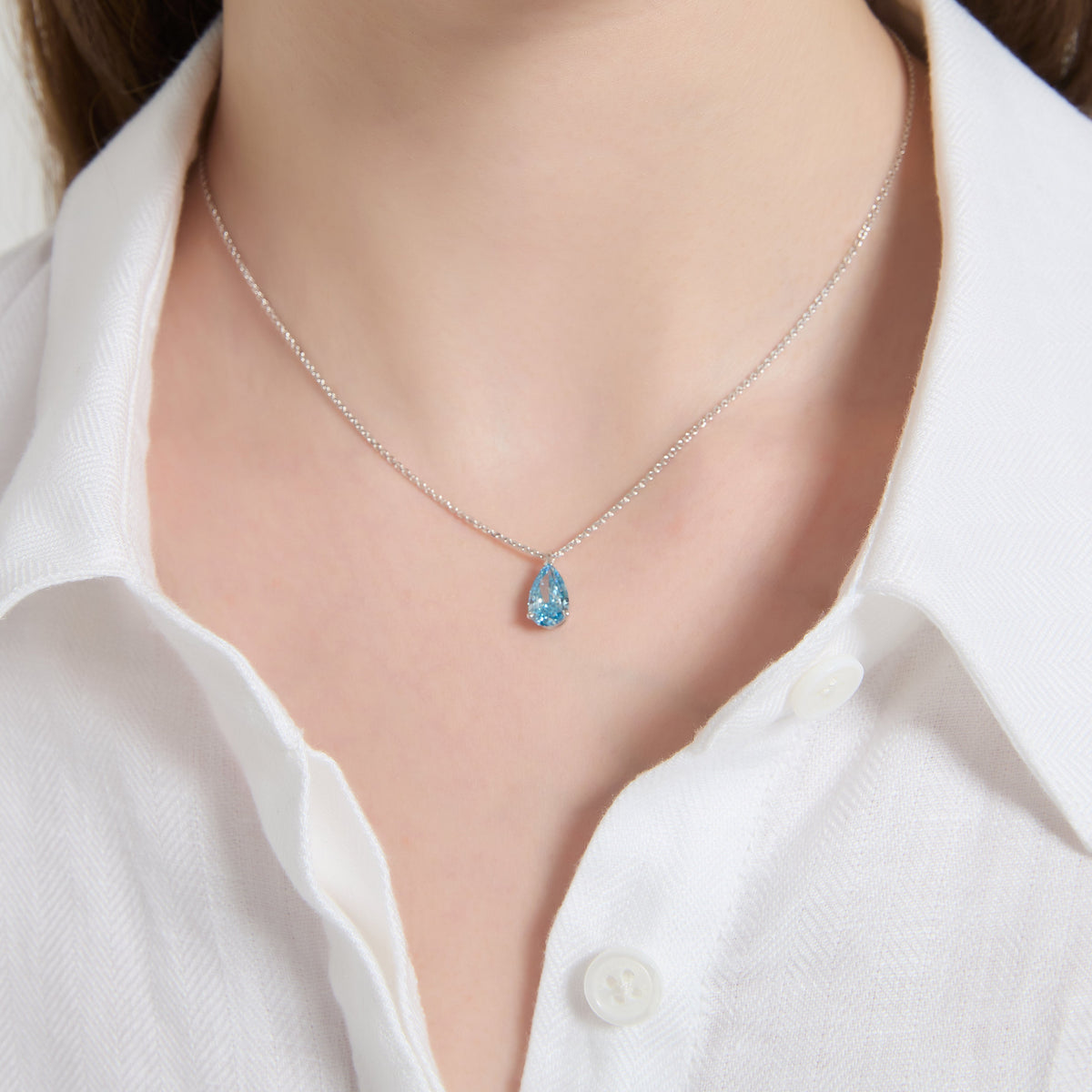 Soi Solitaire Pear-Shaped Blue Diamond Necklace