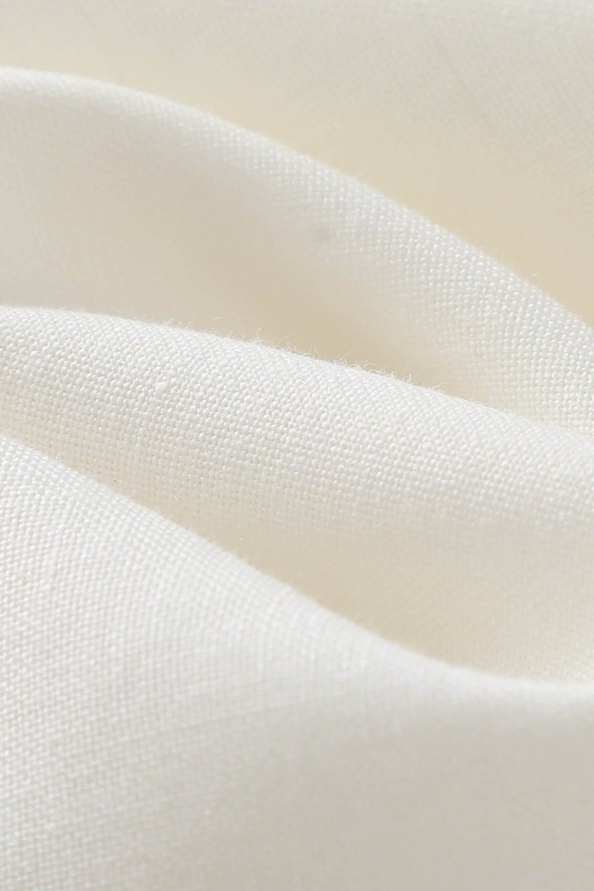 MIRA Wool Silk Linen fabric in Ivory White – close-up